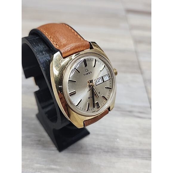 Vintage 1976 Mens Timex 38mm Electronic Wrist Watch - Working, Starts/Stops main image 5